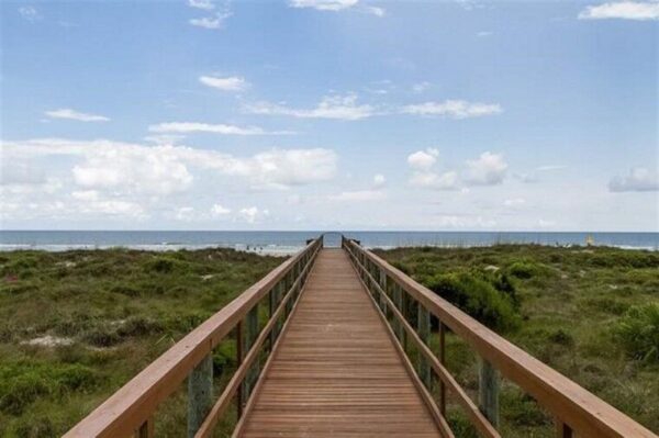 Beautiful walkway to the beach